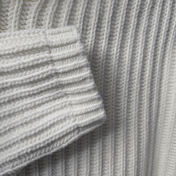 Gap Sweater - Picture 2 of 4